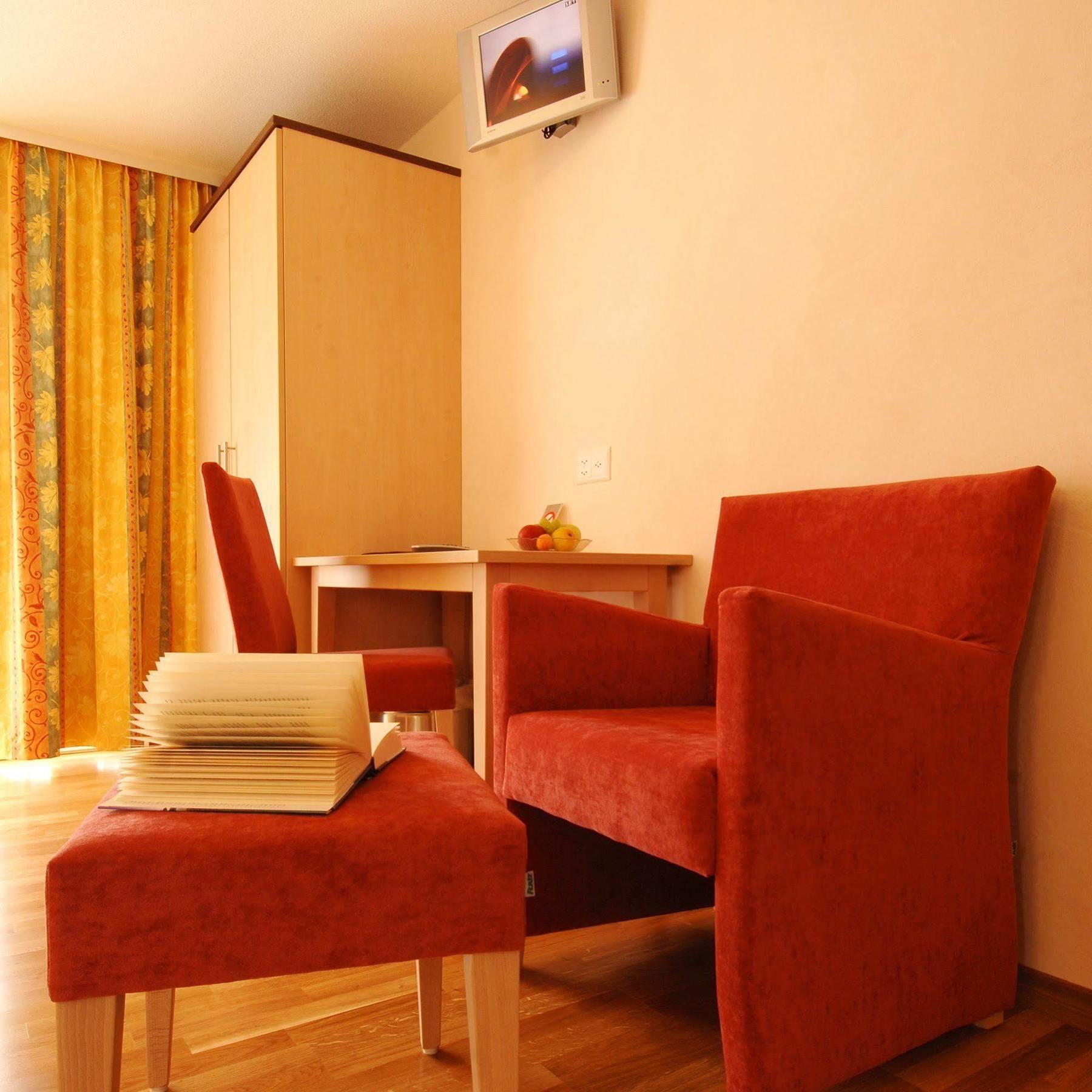 Hotel Viktoria-Leukerbad-Therme Bagian luar foto